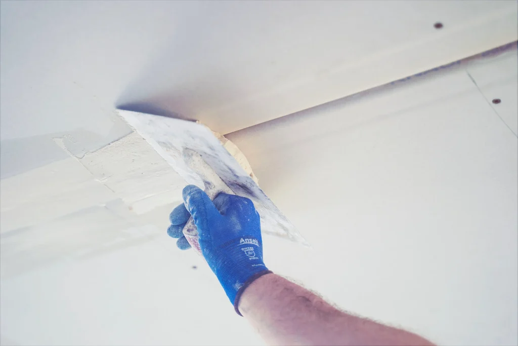 Aufnahme einer Verputzung an der Decke