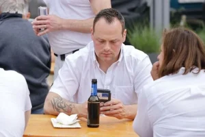 Boris Ruf, auch bei Firmenfesten immer am Kunden