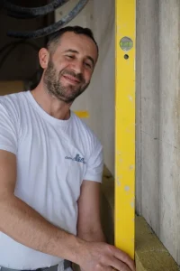 Mit Leidenschaft bei der Kellerdämmung