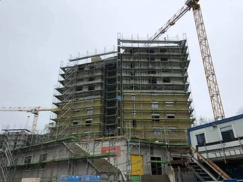 Aussendämmung eines Neubaus in Baselland zur Hälfte bereits gedämmt